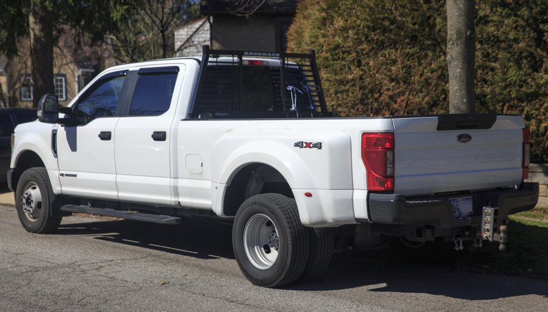 2022 Ford F-350 Super Duty diesel truck